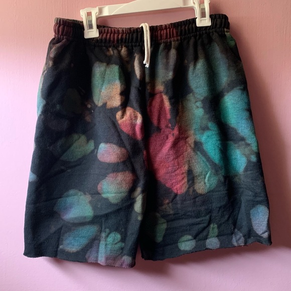 Size S Gildan Black Rainbow Tie Dye Cotton Shorts - Picture 2 of 3